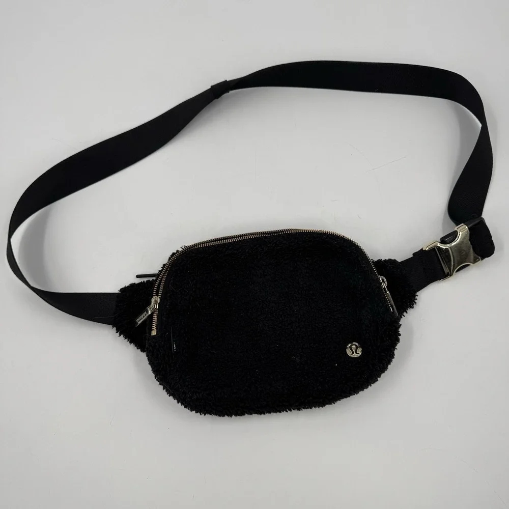 Lululemon Everywhere Fleece Belt Bag Black Sherpa Gold Hardware Adjustable Strap